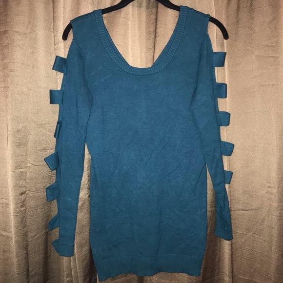 Blue long sleeve shirt with cutouts on sleeves - Picture 1 of 3